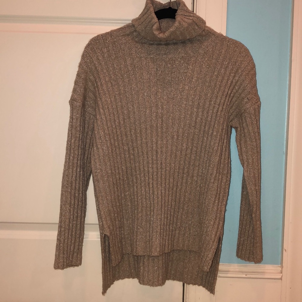 Turtleneck light brown/cream sweater by En Creme